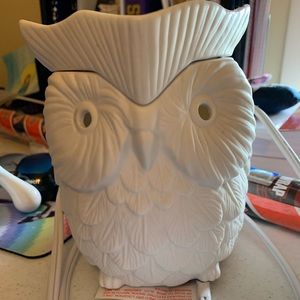 Scentsy owl warmer